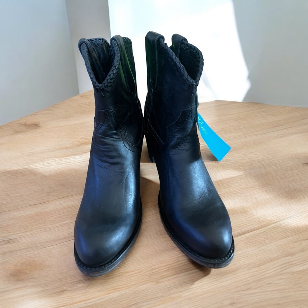 Lane Plain Jane Pull-On Black Leather Women's Boots Sz 7.5